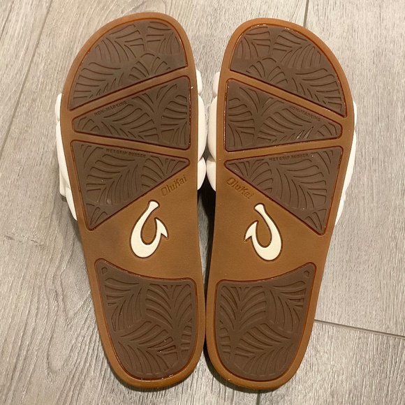 OluKai Sunbeam Slide Sandal Velcro Closure Off White Size 8 LIKE NEW CONDITION - Picture 3 of 5